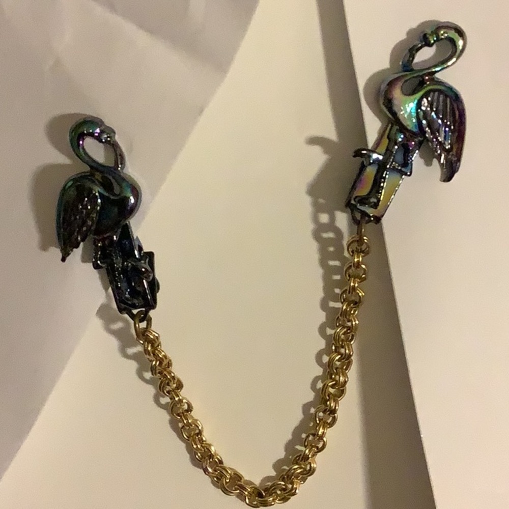 VINTAGE SWEATER CLIP GUARD PELICANS GOLD TONE CHAIN LINK FASHION ACCENT